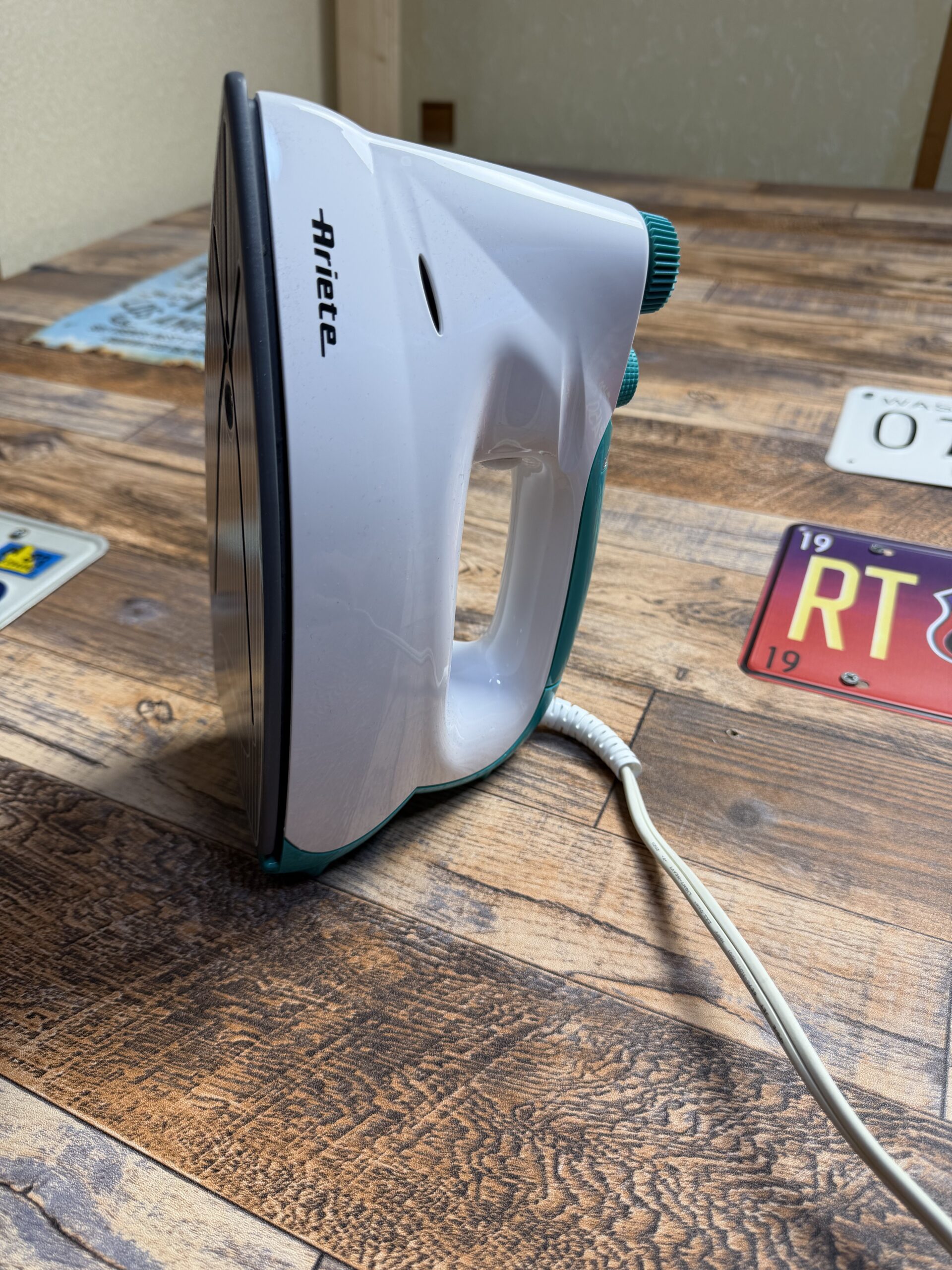 古着屋で使用しているAriete 6399/3スチームアイロン